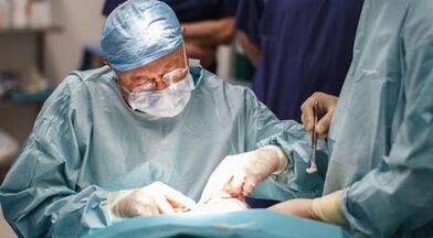 chirurgische Behandlung von Krampfadern